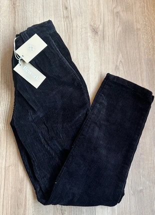 Pantaloni in velluto (xs-s), marque: Re-Worked, état: Neuf avec étiquette, taille: XS / 34 / 6, 15,00 €, 16,45 € Protection acheteurs incluse