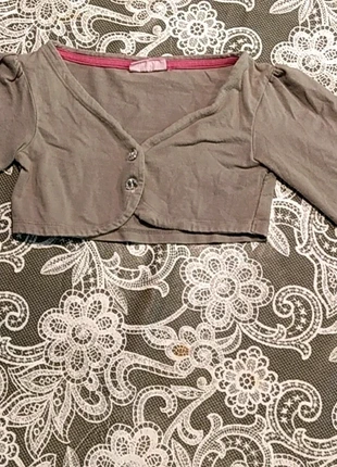 Bolero en coton gris beige avec boutons transparents rose., brand: NKY, condition: Good, size: 4 years / 104 cm, €1.50, €2.28 includes Buyer Protection