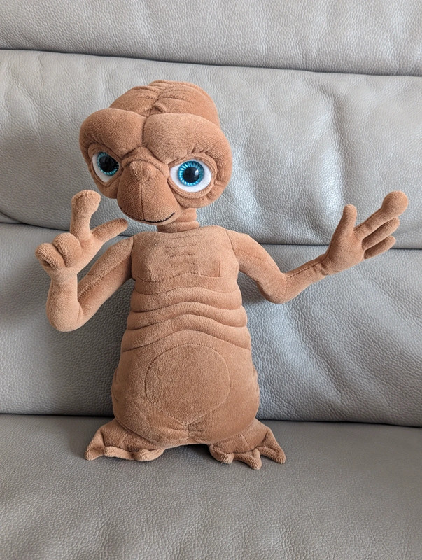 Peluche E.T. l'extra-terrestre la tête bouge 30 cm Universal studios toy's  r us