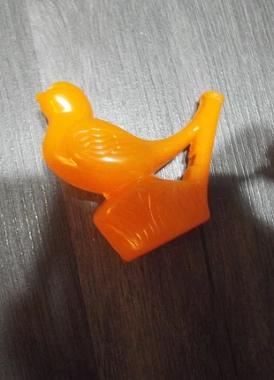 figurine sifflet oiseau, staat: Heel goed, maat: 6 jaar / 116 cm, € 1,00, € 1,75 inclusief Kopersbescherming