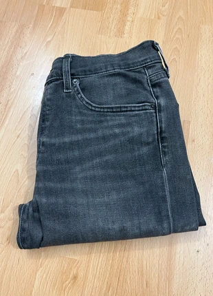 Jean slim Levi's femme noir délavé - taille XL (42), marca: Levi's, estado: Muito bom, tamanho: XL / 42 / 14, €35.00, €37.45 inclui Proteção do Comprador