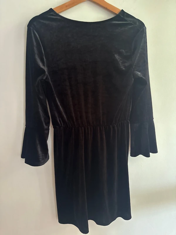 Robe courte noire en velours H&M, taille 40 - photo numéro 3
