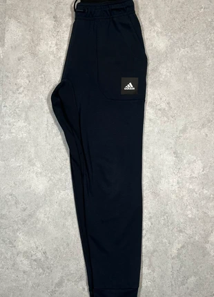 Pantalón Chándal Adidas Navy/Azul Marino Talla M con Detalle en Bolsillo, marca: adidas, estado: Bueno, tamaño: M, 10,00 €, 11,20 € Protección al comprador incluida