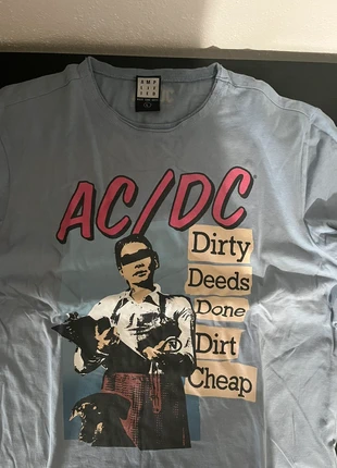 T-shirt con grafica ac/dc, marke: Amplified, zustand: Neu, größe: M, 12,00 €, 13,30 € inklusive Vinted-Käuferschutz