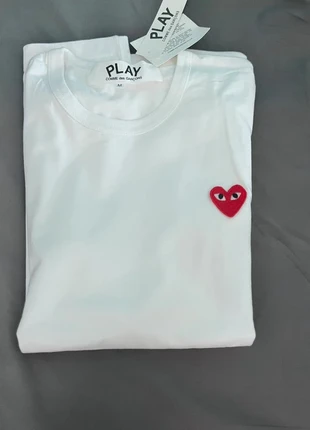 T-shirt Comme des Garçons CDG Blanc Imprimé Cœur Rouge- Taille M. Neuf avec étiquette, marque: Comme des Garçons, état: Neuf avec étiquette, taille: M, 30,00 €, 32,20 € Protection acheteurs incluse