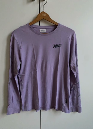 Purple longsleeve T-shirt with graphics, staat: Heel goed, maat: S, € 5,00, € 5,95 inclusief Kopersbescherming