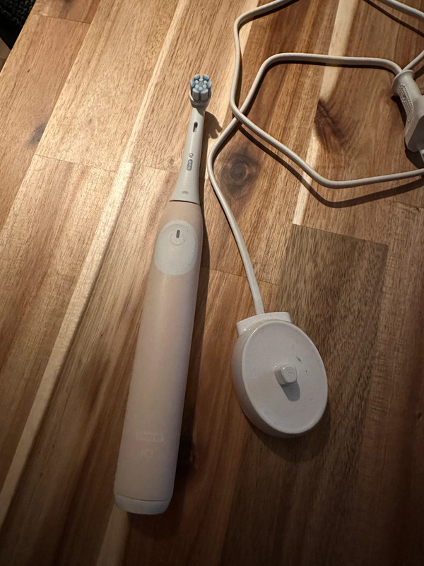 Szczoteczka elektryczna Oral-B iO 2