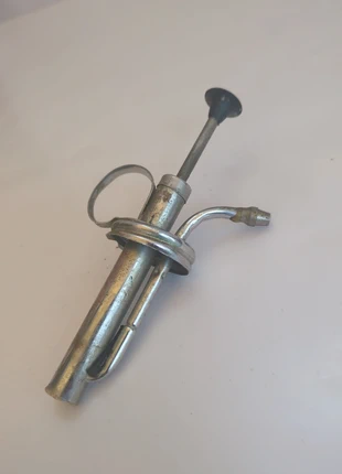 Ancien huilier graisseur en métal – outil vintage atelier / machine à coudre, marca: Machine, estado: Bom, tamanho: Tamanho único, €12.00, €13.30 inclui Proteção do Comprador Pro