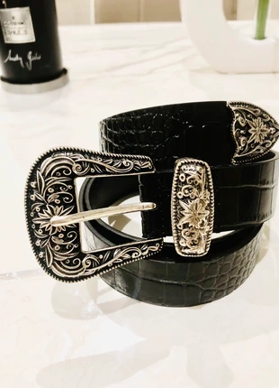 Ceinture femme 100 % Cuir effet croco, avec Boucle unique et tendance, Made in Italy, merk: Galeries Lafayette, staat: Nieuw met prijskaartje, maat: 85 cm, € 49,00, € 52,15 inclusief Kopersbescherming