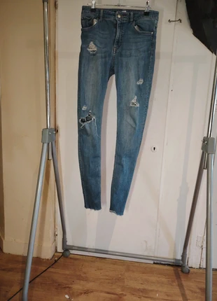 Jean Skinny H&M Taille 38 Stretch & Confort, merk: H&M, staat: Heel goed, maat: M / 38 / 10, € 5,00, € 5,95 inclusief Kopersbescherming