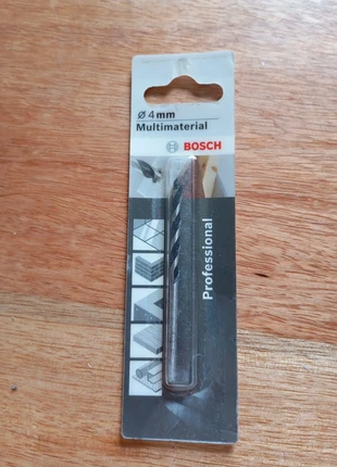 Foret Bosch 4 mm multi matériaux, marque: Bosch, état: Neuf avec étiquette, 3,00 €, 3,85 € Protection acheteurs (Pro) incluse