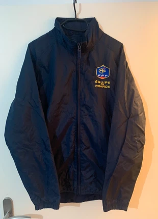 Veste Équipe de France de Football Taille M, zustand: Sehr gut, größe: M, 10,00 €, 11,20 € inklusive Vinted-Käuferschutz