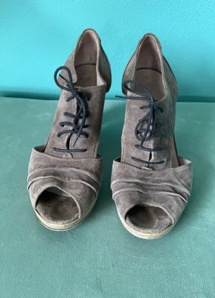 Taupe pumps Maripe , merk: Maripe, staat: Goed, maat: 39.5, € 20,00, € 21,70 inclusief Kopersbescherming