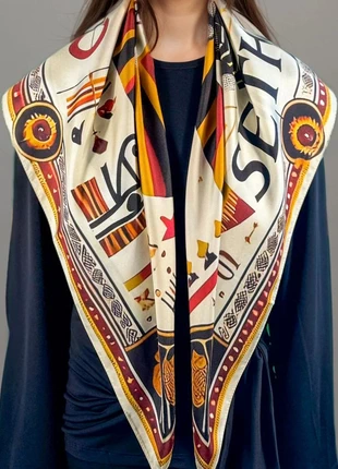 Foulard en Soie AKÅSA Biarritz - Seth 88x88 cm, marque: Akasa Biarritz, état: Neuf sans étiquette, 59,90 €, 63,60 € Protection acheteurs incluse