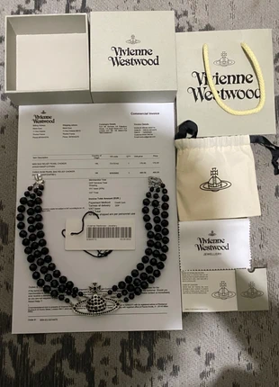 Collier Vivienne Westwood bas relief Three Row Relief noir, marque: Vivienne Westwood, état: Très bon état, 84,99 €, 89,94 € Protection acheteurs incluse