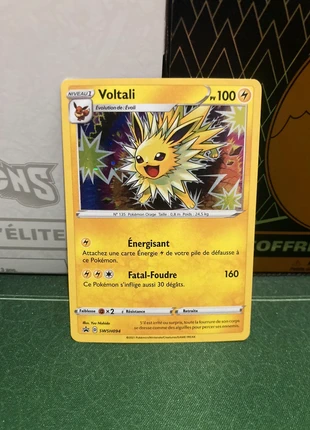 Carte Pokémon Voltali holo SWSH094, marke: Pokémon, zustand: Sehr gut, 3,00 €, 3,85 € inklusive Vinted-Käuferschutz