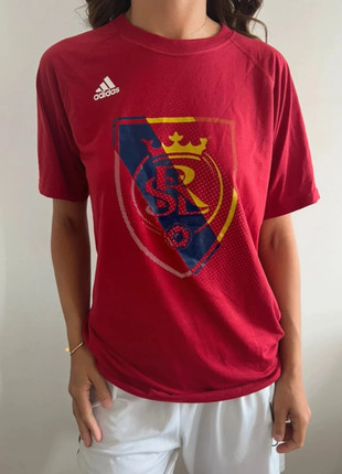 Maillot t-shirt de sport Adidas vintage en polyester taille M couleur rouge, marque: adidas, état: Très bon état, taille: M, 5,99 €, 6,99 € Protection acheteurs incluse