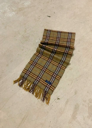 Écharpe Burberry vert kaki vintage 2000s, marque: Burberry, état: Très bon état, 45,00 €, 47,95 € Protection acheteurs incluse