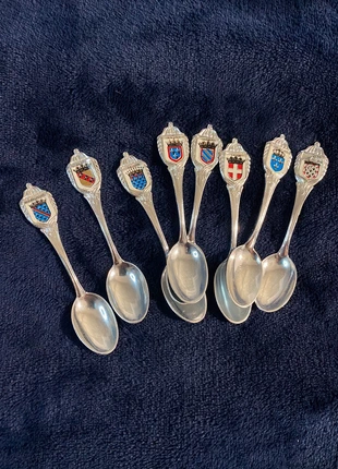 Lot de 8 cuillères souvenir régions pour collection . Vintage, état: Très bon état, 7,20 €, 8,26 € Protection acheteurs incluse