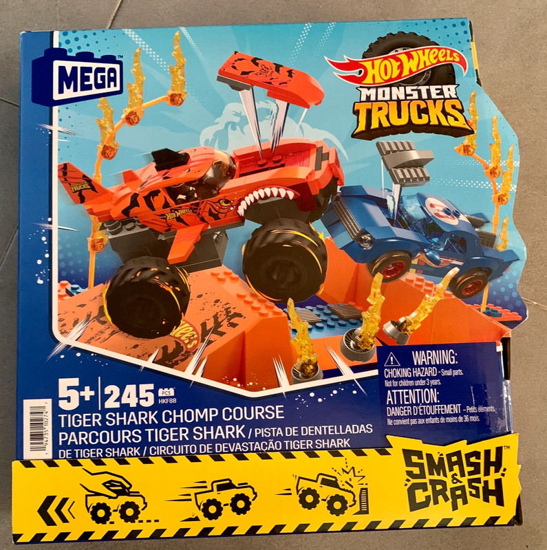 MEGA Hot Wheels Smash & Crash Tiger Shark Chomp Course Building Toy