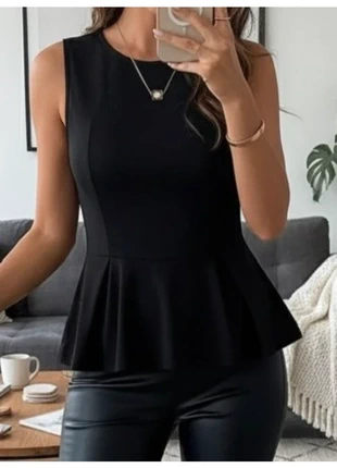 Top Péplum Cintrée Sans Manches - Parfait Soirée/Bureau - taille S, staat: Heel goed, maat: S / 36 / 8, € 10,99, € 12,24 inclusief Kopersbescherming