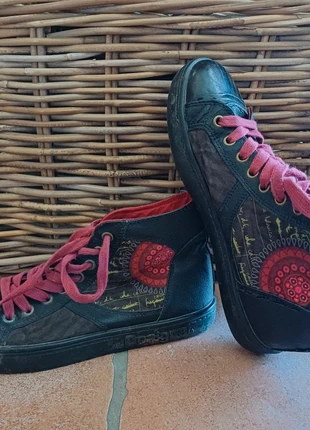 Baskets montantes Desigual, marque: Desigual, état: Très bon état, taille: 38, 15,00 €, 16,45 € Protection acheteurs incluse