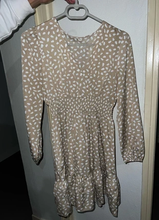 Robe manche longue, staat: Heel goed, maat: M / 38 / 10, € 2,00, € 2,80 inclusief Kopersbescherming