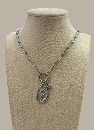 Collana con ciondolo rosa, marca: Alea, estado: Novo com etiquetas, €12.00, €13.30 inclui Proteção do Comprador