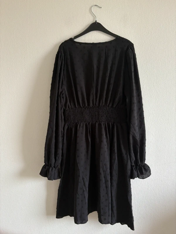 Robe manches longues noire - photo numéro 4