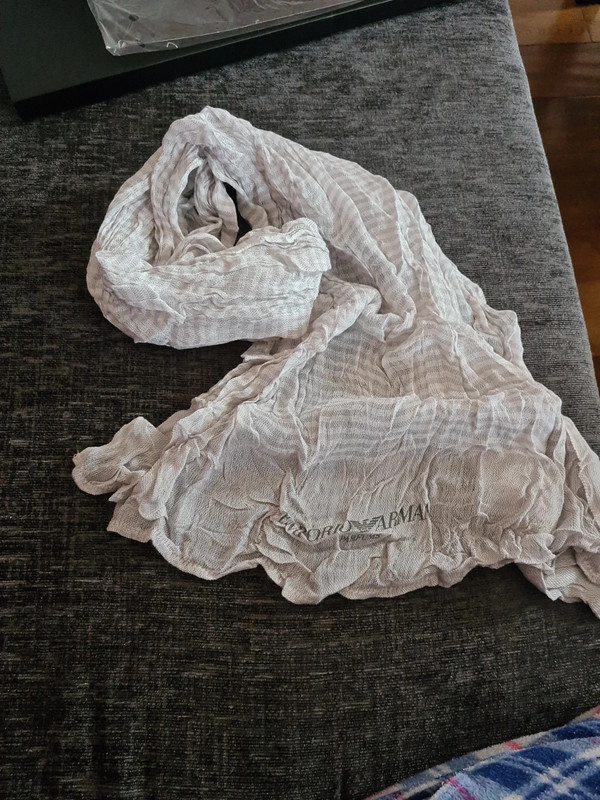 Emporio armani best sale scarf price