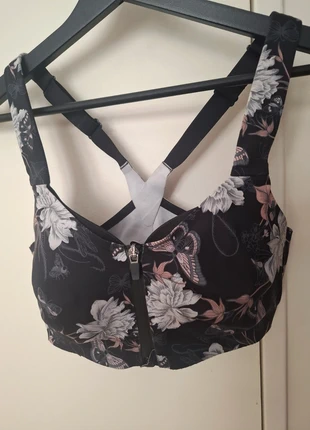 Brassiere sport Victoria's secret frontzip, marque: Victoria's Secret, état: Satisfaisant, taille: 75E, 6,00 €, 7,00 € Protection acheteurs incluse