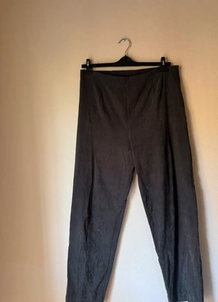 Pantalone da donna effetto camoscio grigio scuro taglia 50, marke: Boutique Italiana, zustand: Gut, größe: XXXL / 46 / 18, 2,00 €, 2,80 € inklusive Vinted-Käuferschutz
