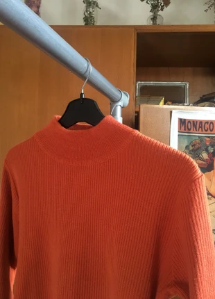 Pull col montant moulant orange , marque: Un Jour Ailleurs, état: Très bon état, taille: S / 36 / 8, 10,00 €, 11,20 € Protection acheteurs incluse