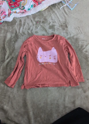 Tee-shirt, merk: Gémo, staat: Heel goed, maat: 3 jaar / 98 cm, € 1,50, € 2,28 inclusief Kopersbescherming