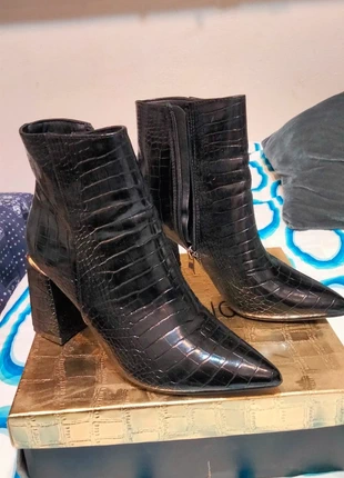 Stivaletti stampa coccodrillo, marque: Tulipano, état: Très bon état, taille: 38, 4,00 €, 4,90 € Protection acheteurs incluse