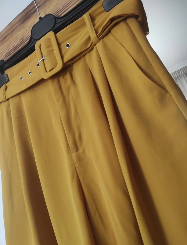 Bermudas/shorts de Stradivarius (Talla S). 2