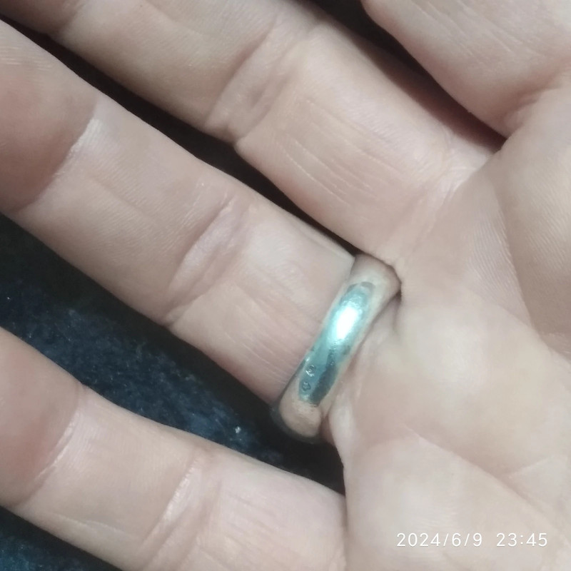 Voluminoso anillo en plata 3