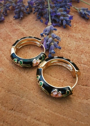 Créoles dorées noires et fleuries, marque: Jewellery, état: Neuf sans étiquette, 14,00 €, 15,40 € Protection acheteurs incluse