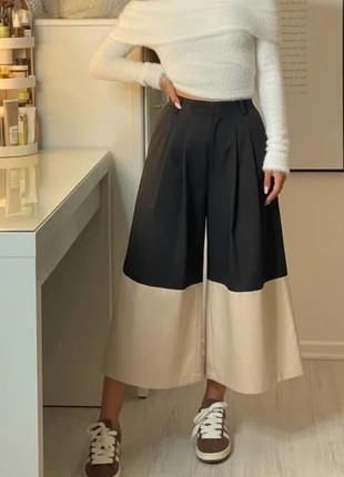 Pantalon culotte bicolore noir beige, coupe large fluide chic et tendance. taille M, marca: Vintage Dressing, estado: Muy bueno, tamaño: M / 38 / 10, 49,00 €, 52,15 € Protección al comprador Pro incluida