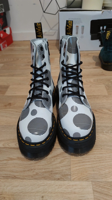 Dr Martens jadon blanche a pois Vinted