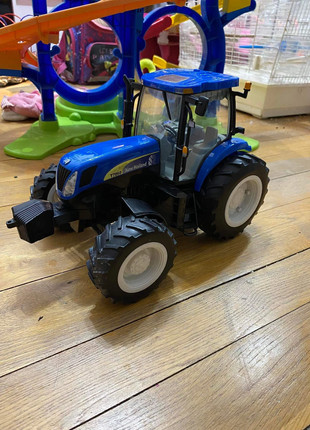 Obrázek k inzerátu: traktor new holland T7060