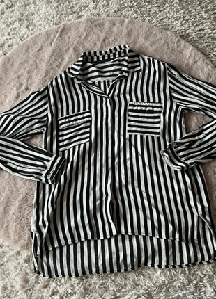 Chemise à lignes noires et blanches type Beetlejuice - Zara - Taille M, marque: Zara, état: Très bon état, taille: M / 38 / 10, 6,00 €, 7,00 € Protection acheteurs incluse