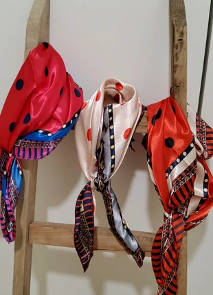 Conjunto Pañuelos Lunares, merk: Local, staat: Heel goed, € 9,50, € 10,68 inclusief Kopersbescherming