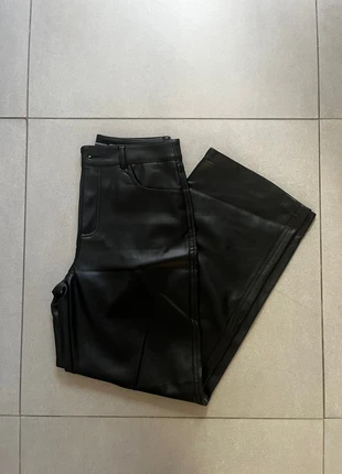 Pantalon large imitation cuir Stradivarius, brand: Stradivarius, condition: Very good, size: S / 36 / 8, €10.00, €11.20 includes Buyer Protection
