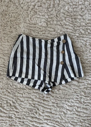 Gestreifte Shorts von Pull&Bear (Größe M, Viskose-Leinen-Mix), marke: Pull & Bear, zustand: Gut, größe: M / 38 / 10, 5,00 €, 5,95 € inklusive Vinted-Käuferschutz