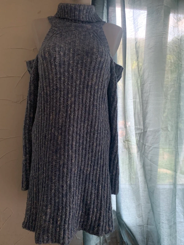 Robe SHEIN bleu ciel col roulé taille L épaule dénudé