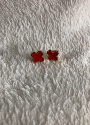 Boucles d’oreilles marguerite rouge en acier inoxydable doré ., merk: STEEL, staat: Nieuw met prijskaartje, € 5,00, € 5,95 inclusief Kopersbescherming Pro