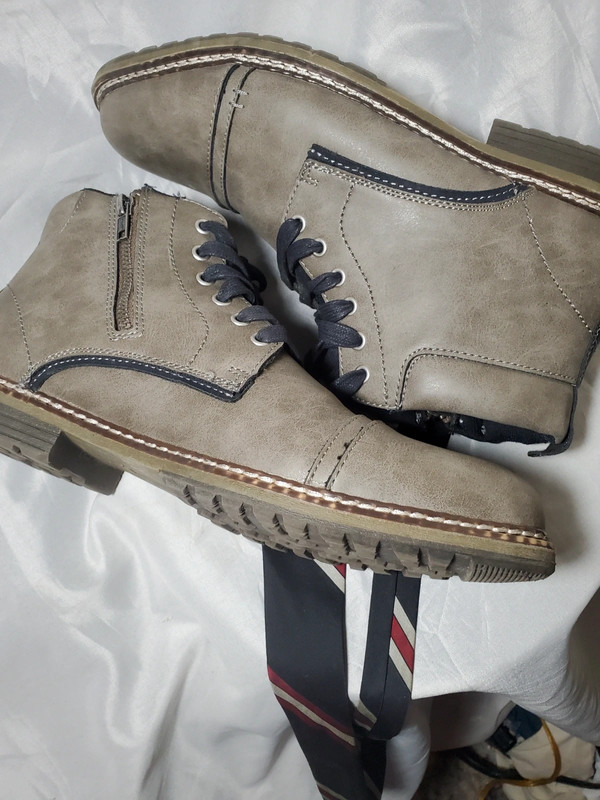Grey mens Sonoma boots 3