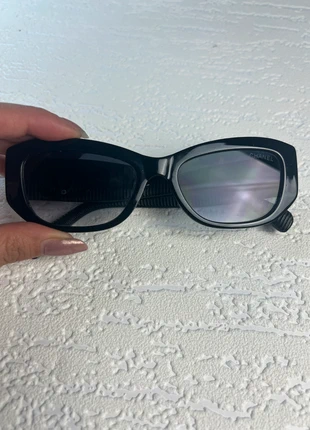 CC inspired sunglasses, marque: geen merk, état: Bon état, 5,00 €, 5,95 € Protection acheteurs incluse