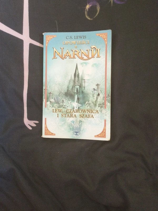 Opowieści Z Narnii Lew Czarownica I Stara Szafa Książka Książka "Opowieści z Narnii. Lew, Czarownica i Stara Szafa" C.S. Lewis